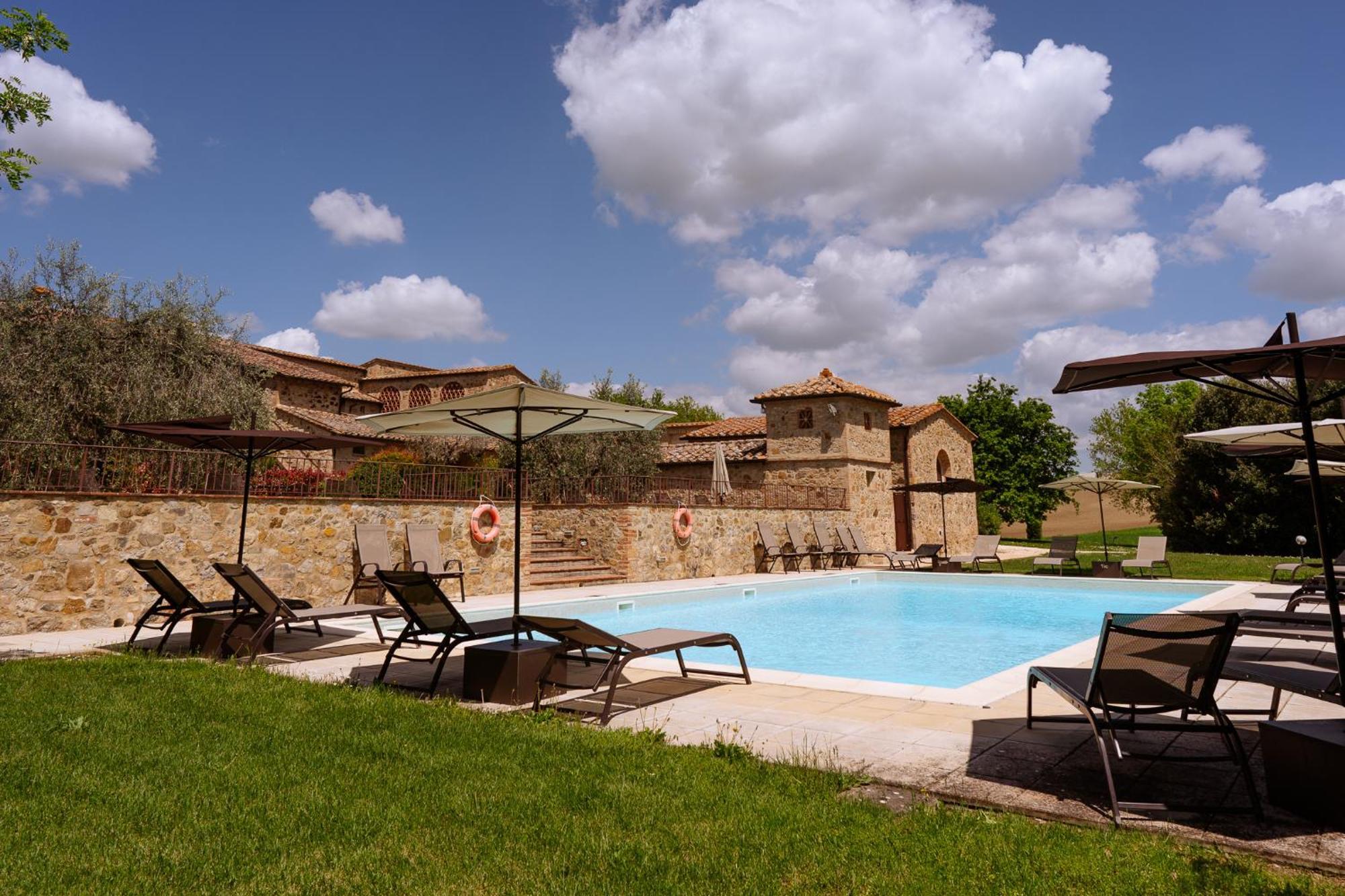 Villa Le Beringhe - Wine Pool & Relax Colle Val D'Elsa Exterior photo