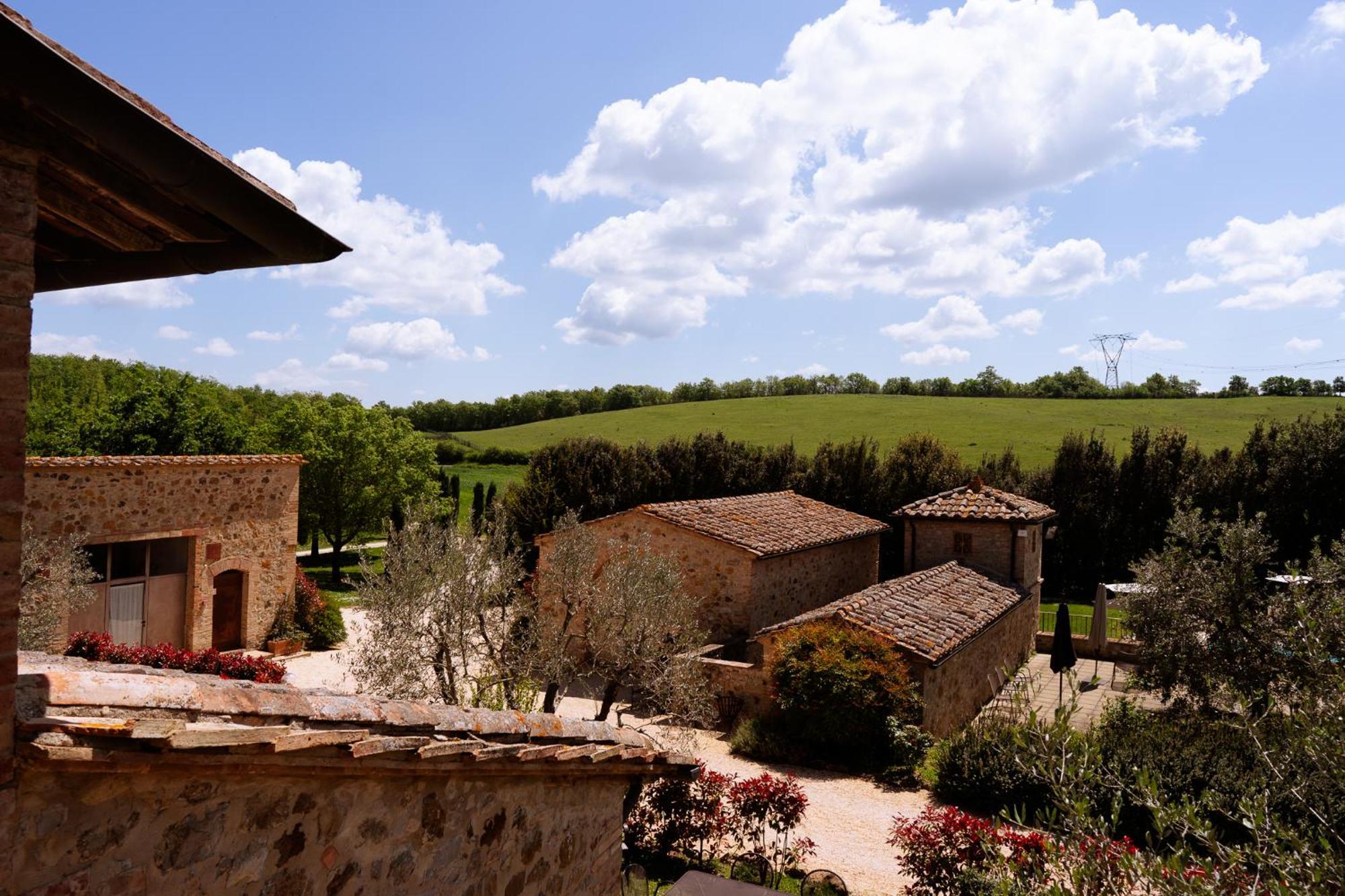 Villa Le Beringhe - Wine Pool & Relax Colle Val D'Elsa Exterior photo