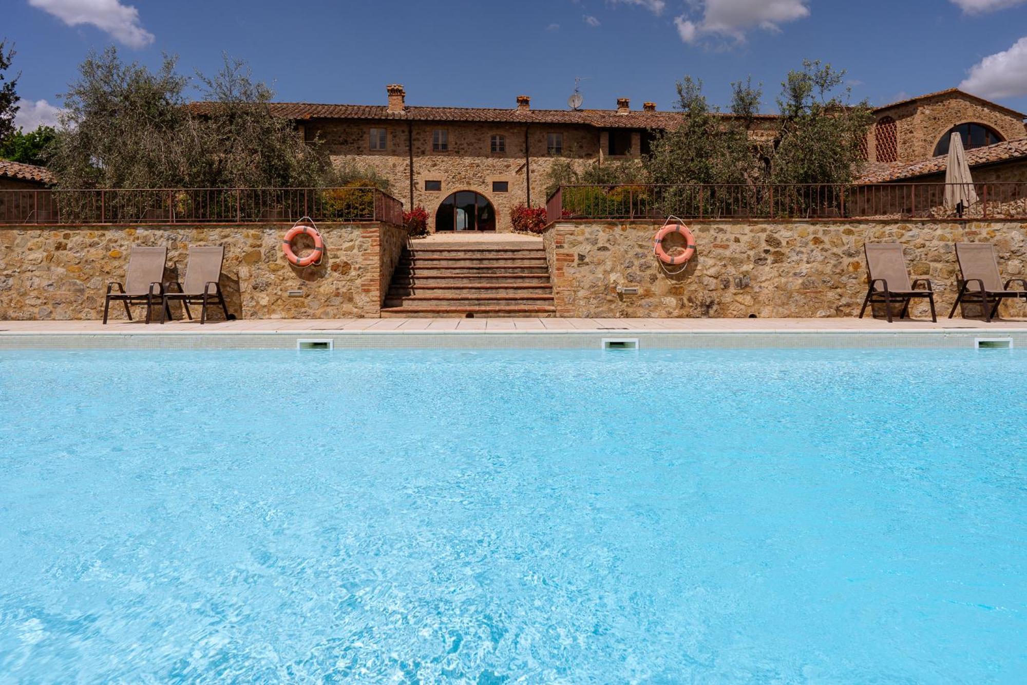 Villa Le Beringhe - Wine Pool & Relax Colle Val D'Elsa Exterior photo